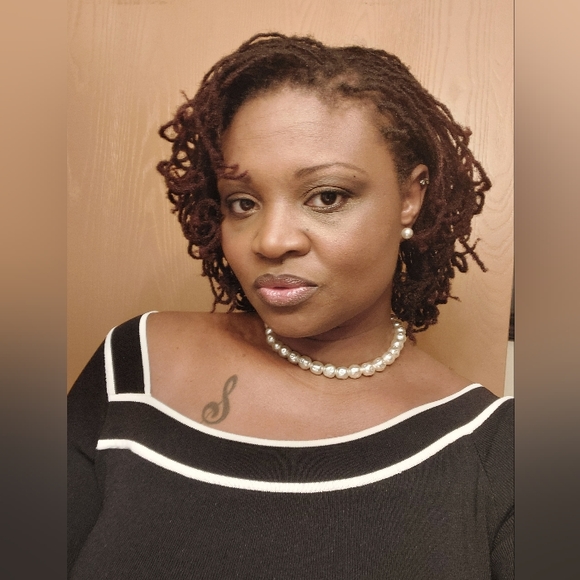 Meet your Posher, Danice - Picture 1 of 3